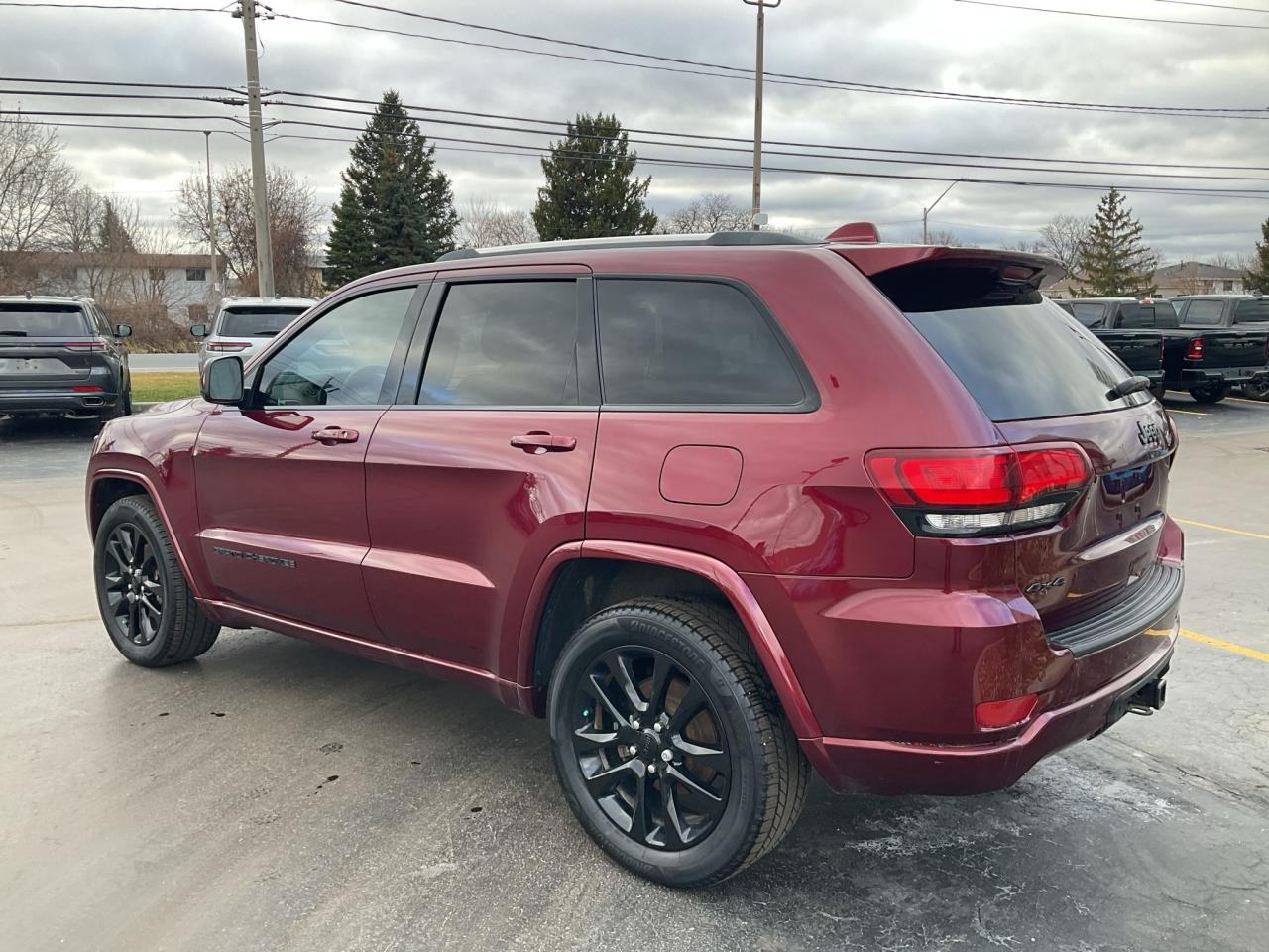 2019 Jeep Grand Cherokee SUNROOF / HTD SEATS & WHEEL / RMT START / TOW GRP Photo