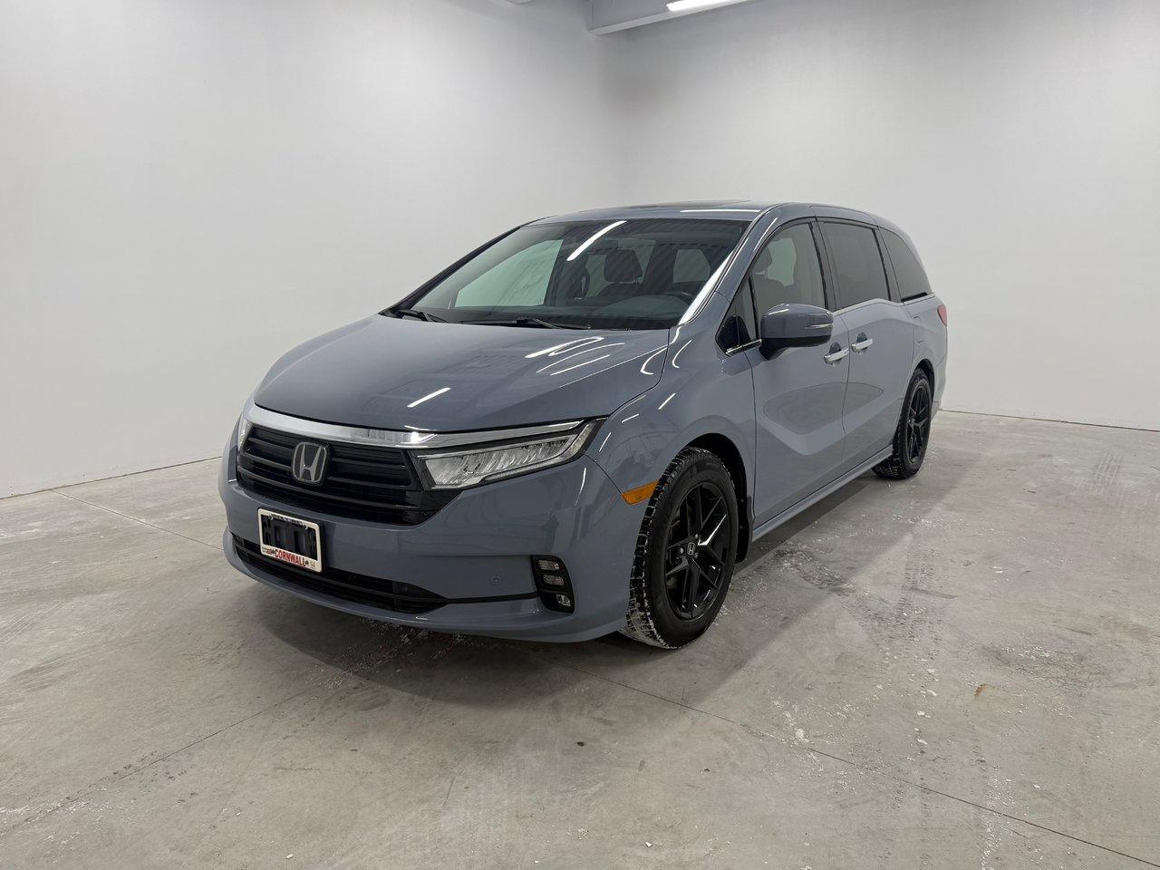 2024 Honda Odyssey Touring Photo0
