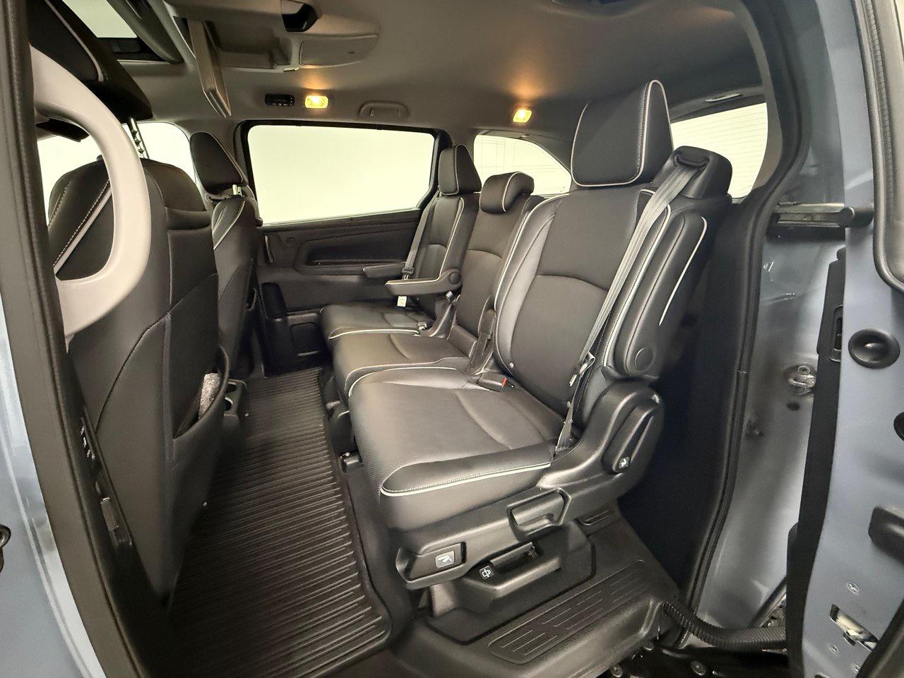 2024 Honda Odyssey Touring Photo