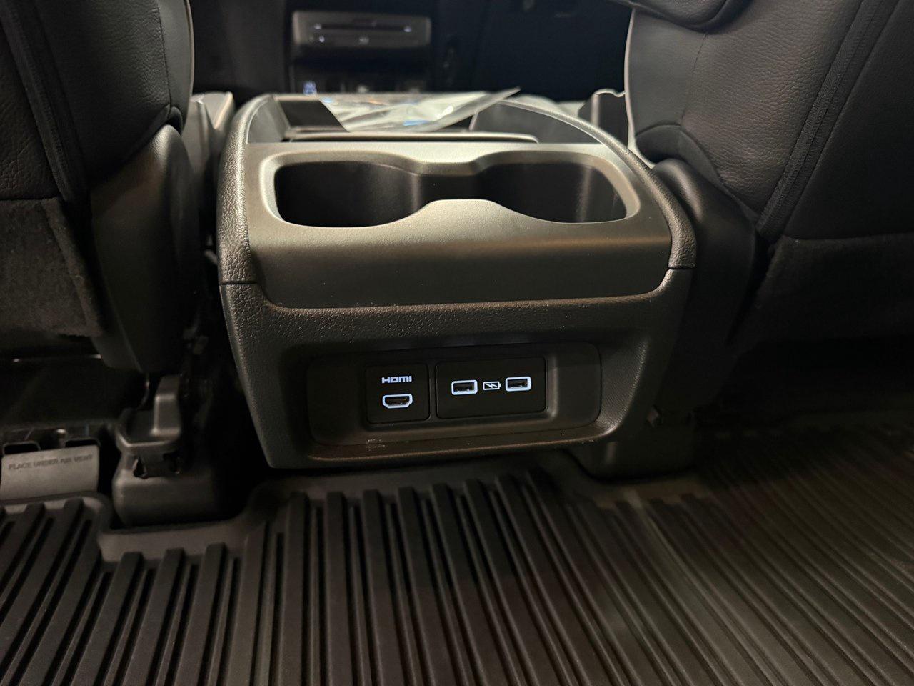 2024 Honda Odyssey Touring Photo