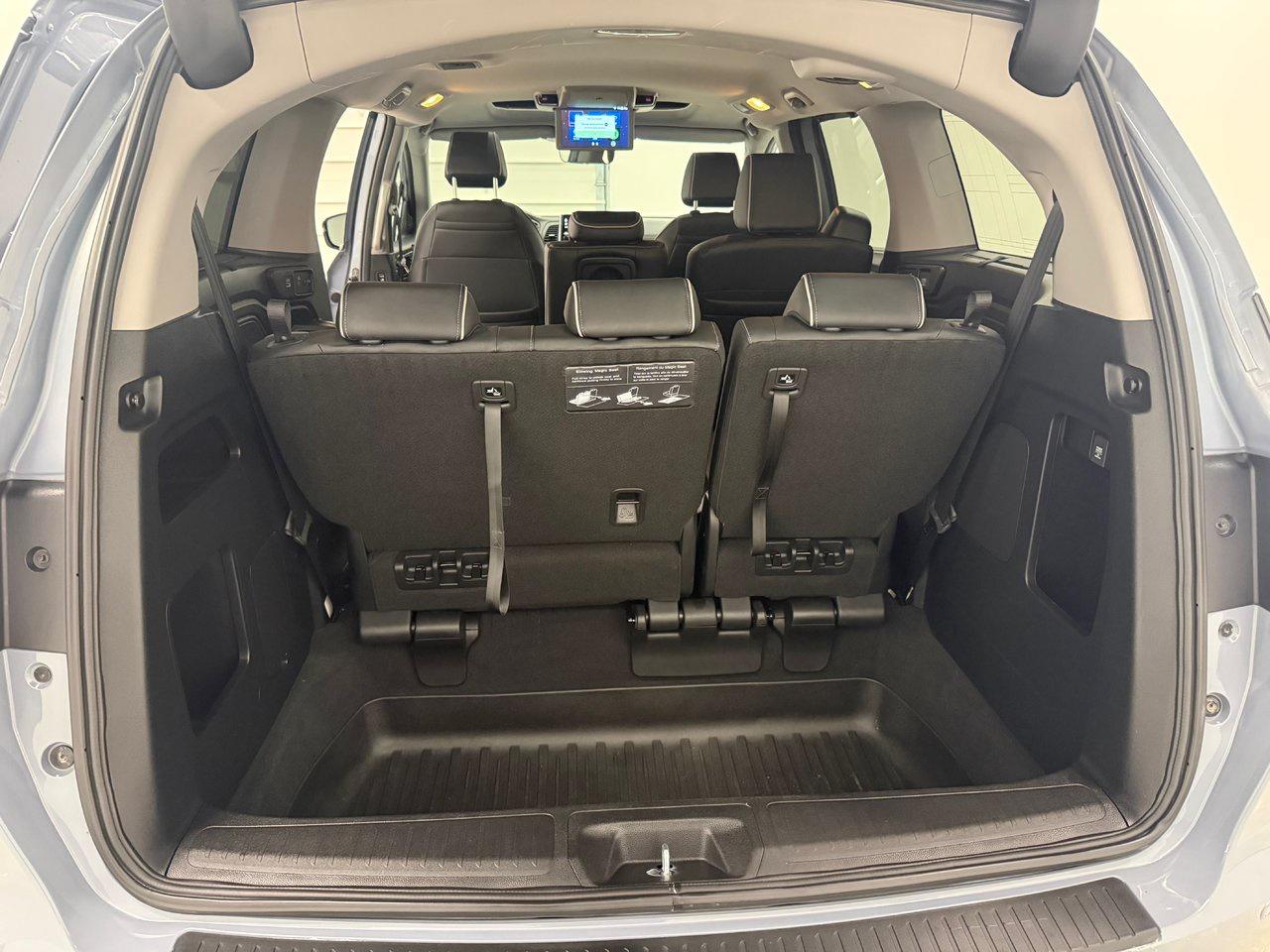 2024 Honda Odyssey Touring Photo
