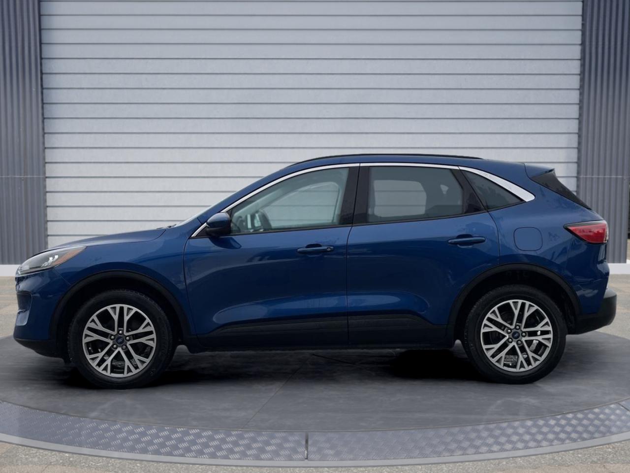 2022 Ford Escape SEL Photo3