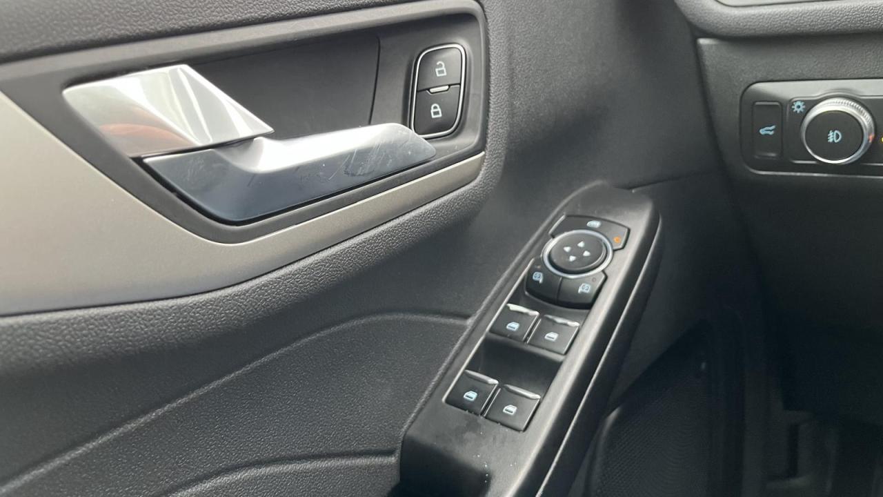 2022 Ford Escape SEL Photo