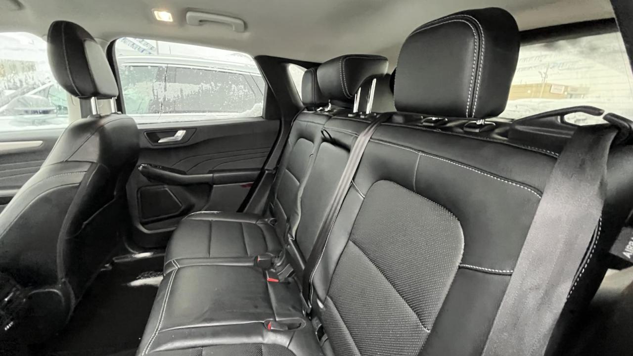 2022 Ford Escape SEL Photo