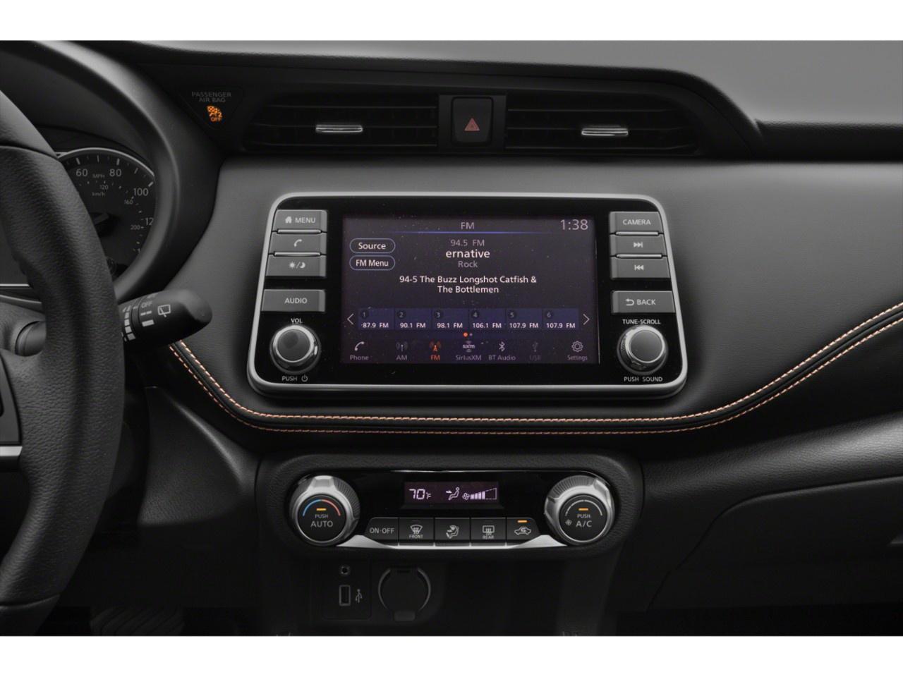 2019 Nissan Kicks SR FWD Photo