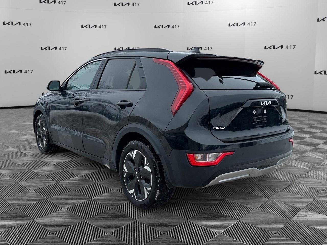 2023 Kia NIRO EV Premium  FWD Photo2