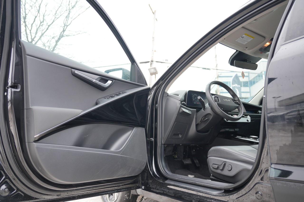 2023 Kia NIRO EV Premium  FWD Photo