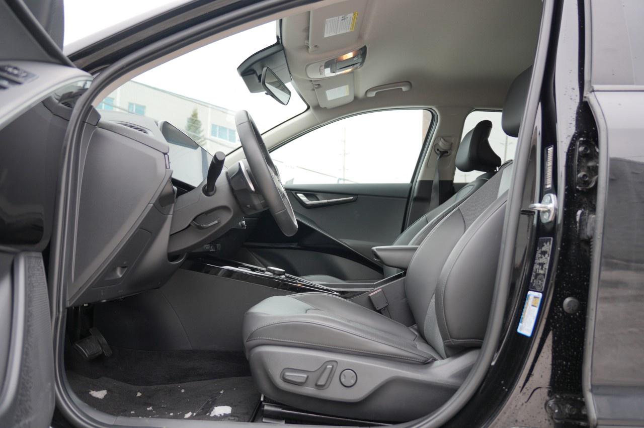 2023 Kia NIRO EV Premium  FWD Photo