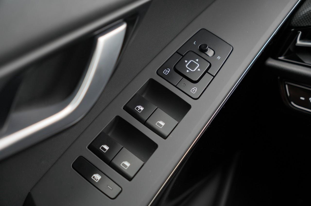 2023 Kia NIRO EV Premium  FWD Photo