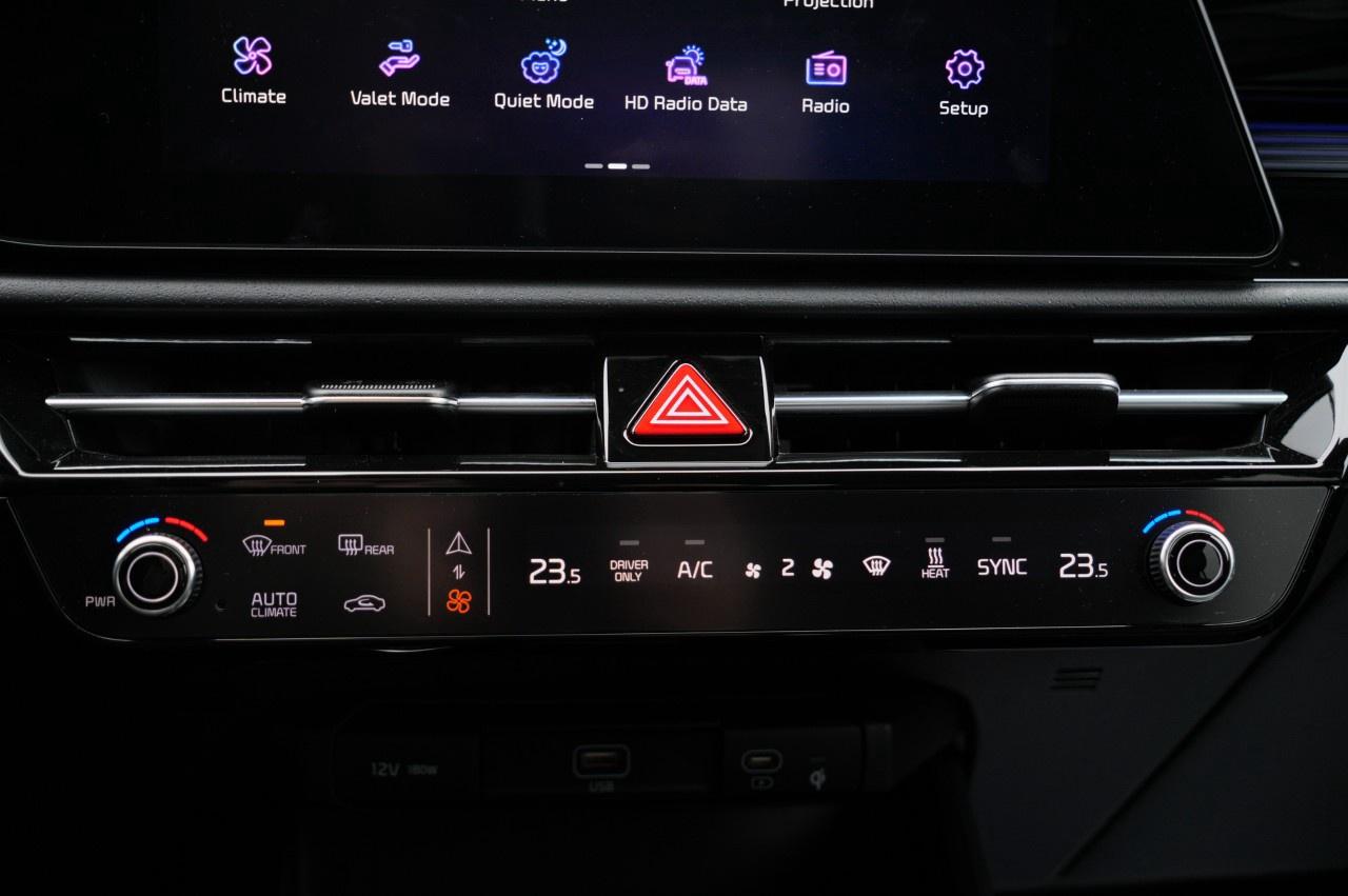 2023 Kia NIRO EV Premium  FWD Photo