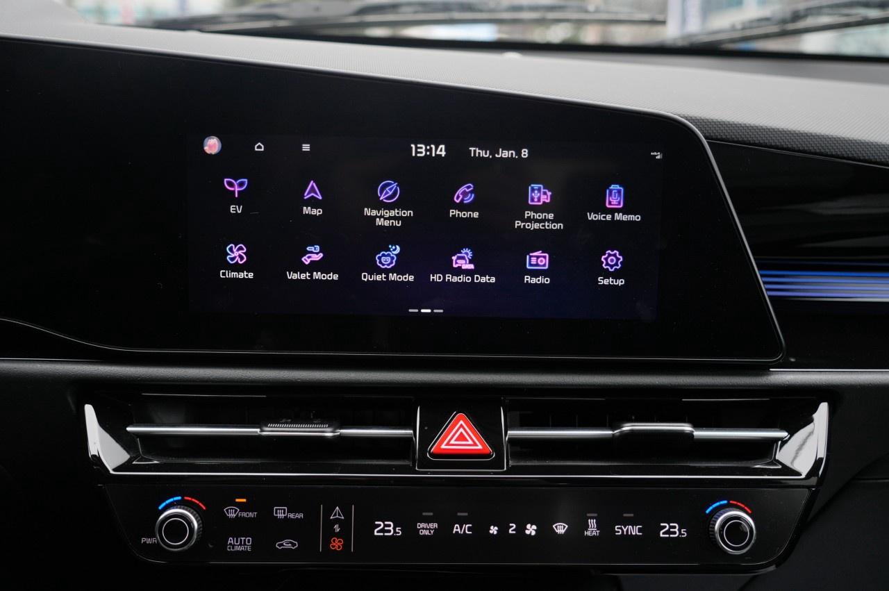 2023 Kia NIRO EV Premium  FWD Photo