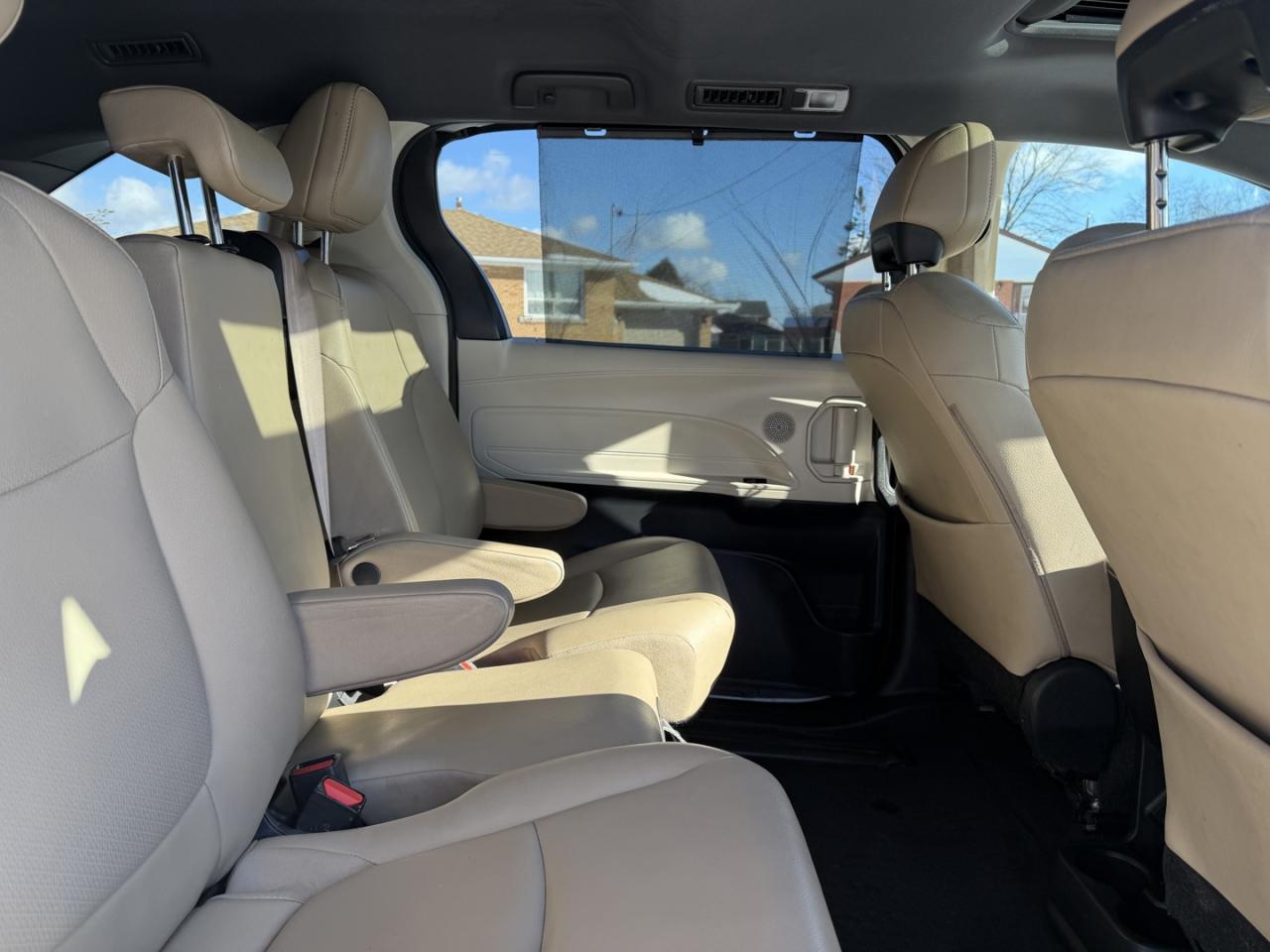 2021 Toyota Sienna XLE 8-Passenger FWD Photo