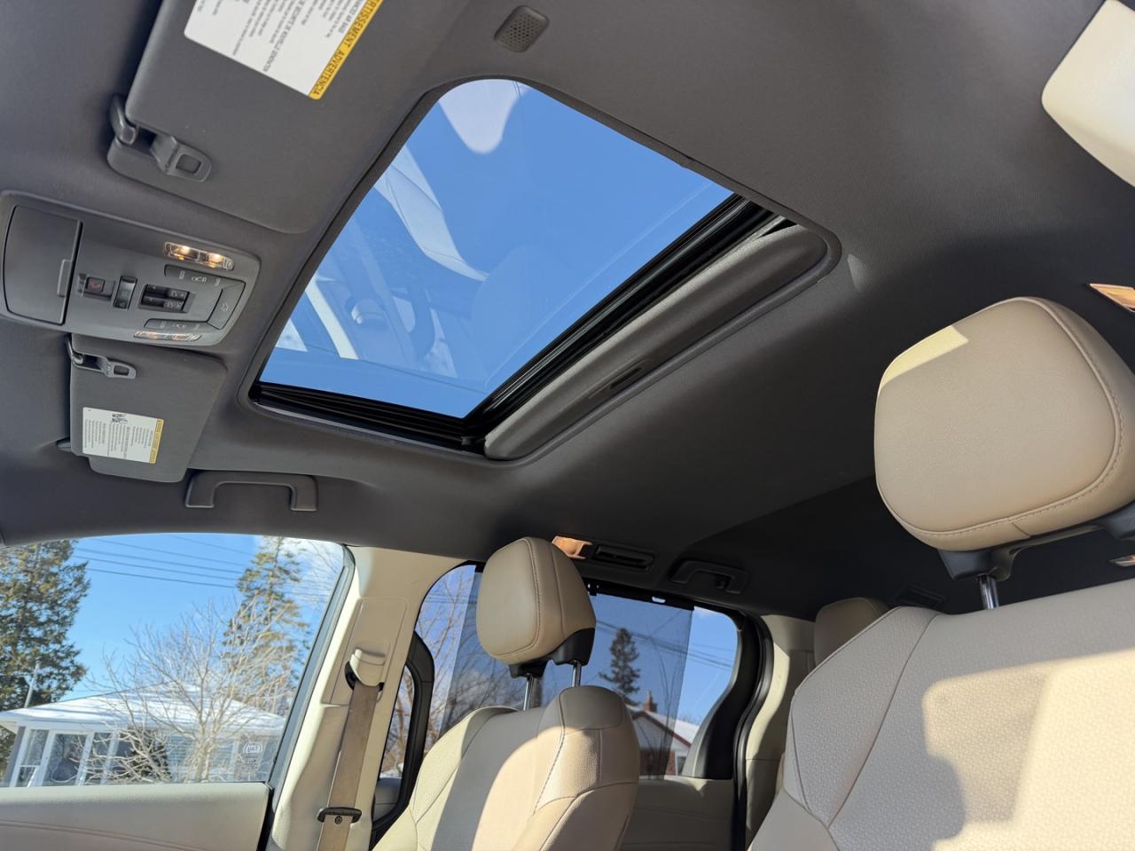 2021 Toyota Sienna XLE 8-Passenger FWD Photo