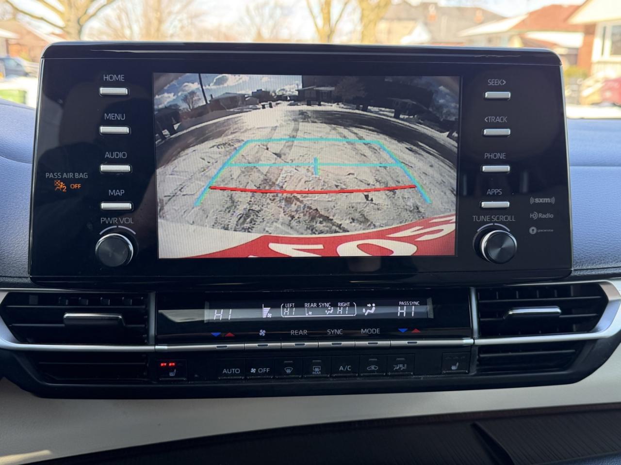 2021 Toyota Sienna XLE 8-Passenger FWD Photo