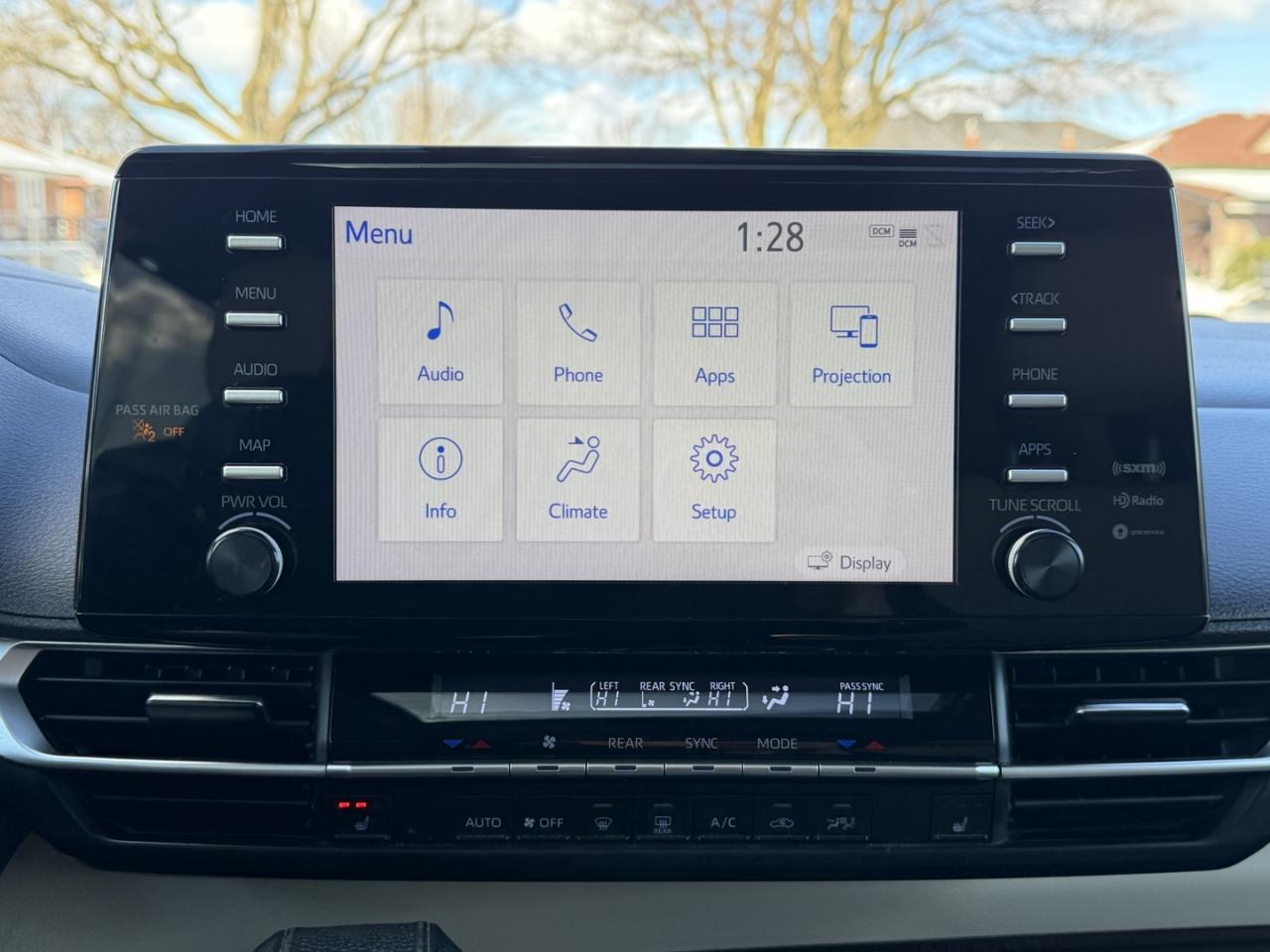 2021 Toyota Sienna XLE 8-Passenger FWD Photo