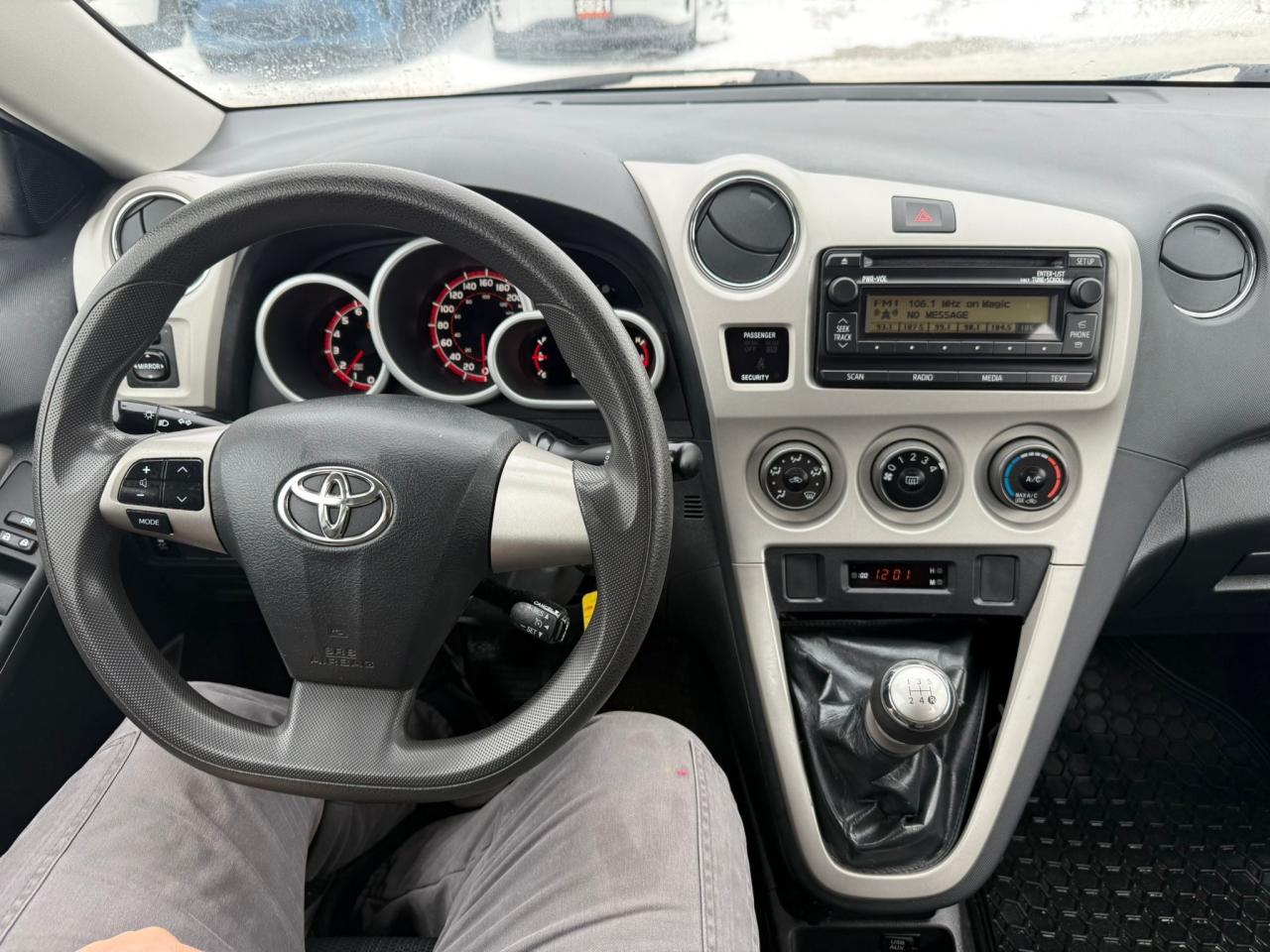 2013 Toyota Matrix MANUAL, RUNS WELL, RELIABLE, CERTIFIED Photo