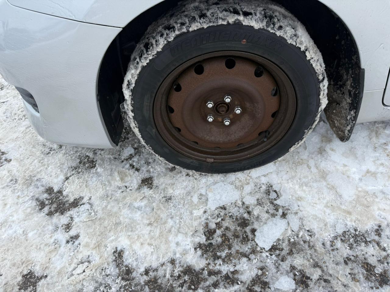 2013 Toyota Matrix MANUAL, RUNS WELL, RELIABLE, CERTIFIED Photo