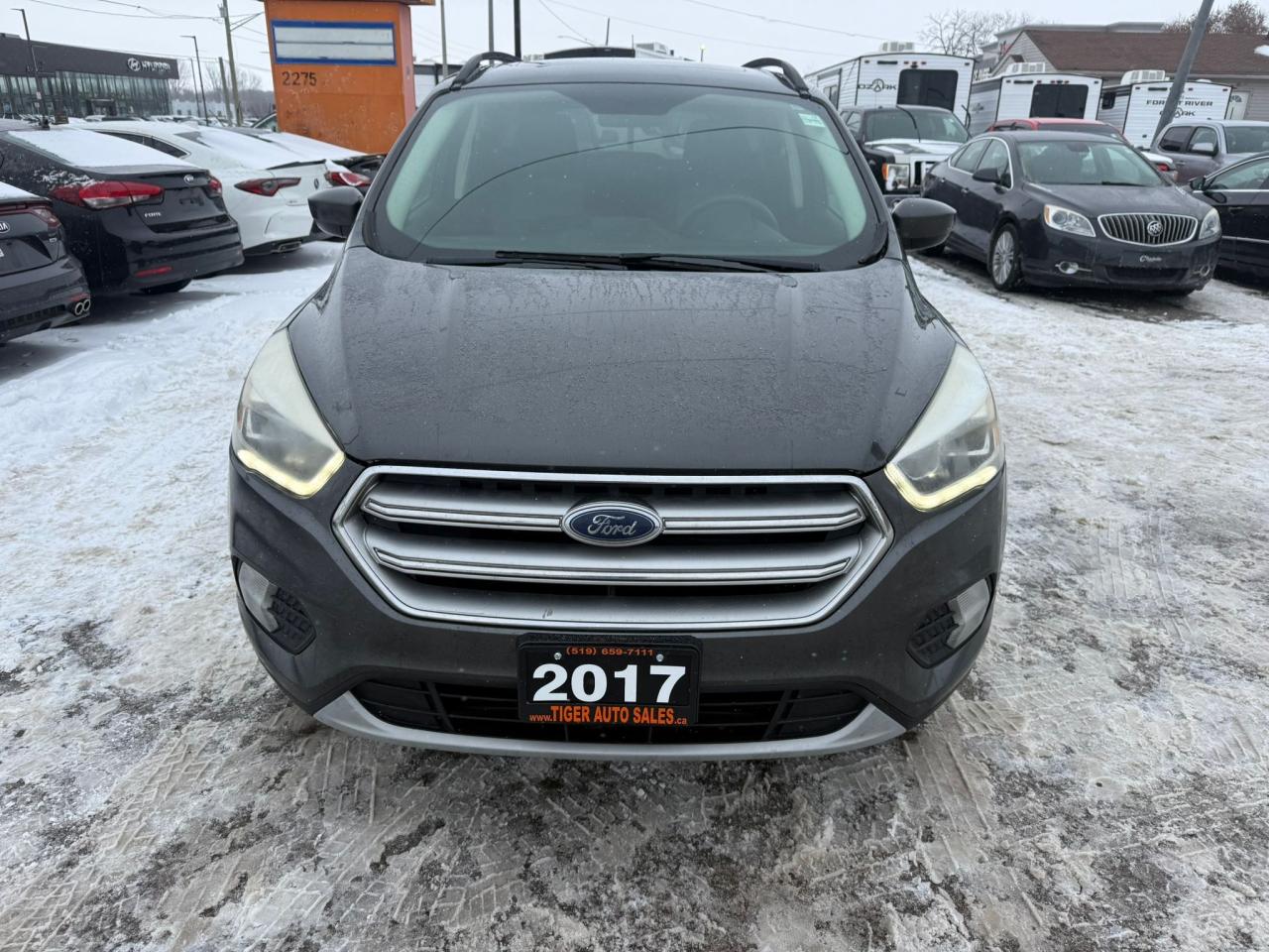 2017 Ford Escape SE, TRANSMISSION ISSUE, ENGINE RUNS GOOD, AS IS Photo