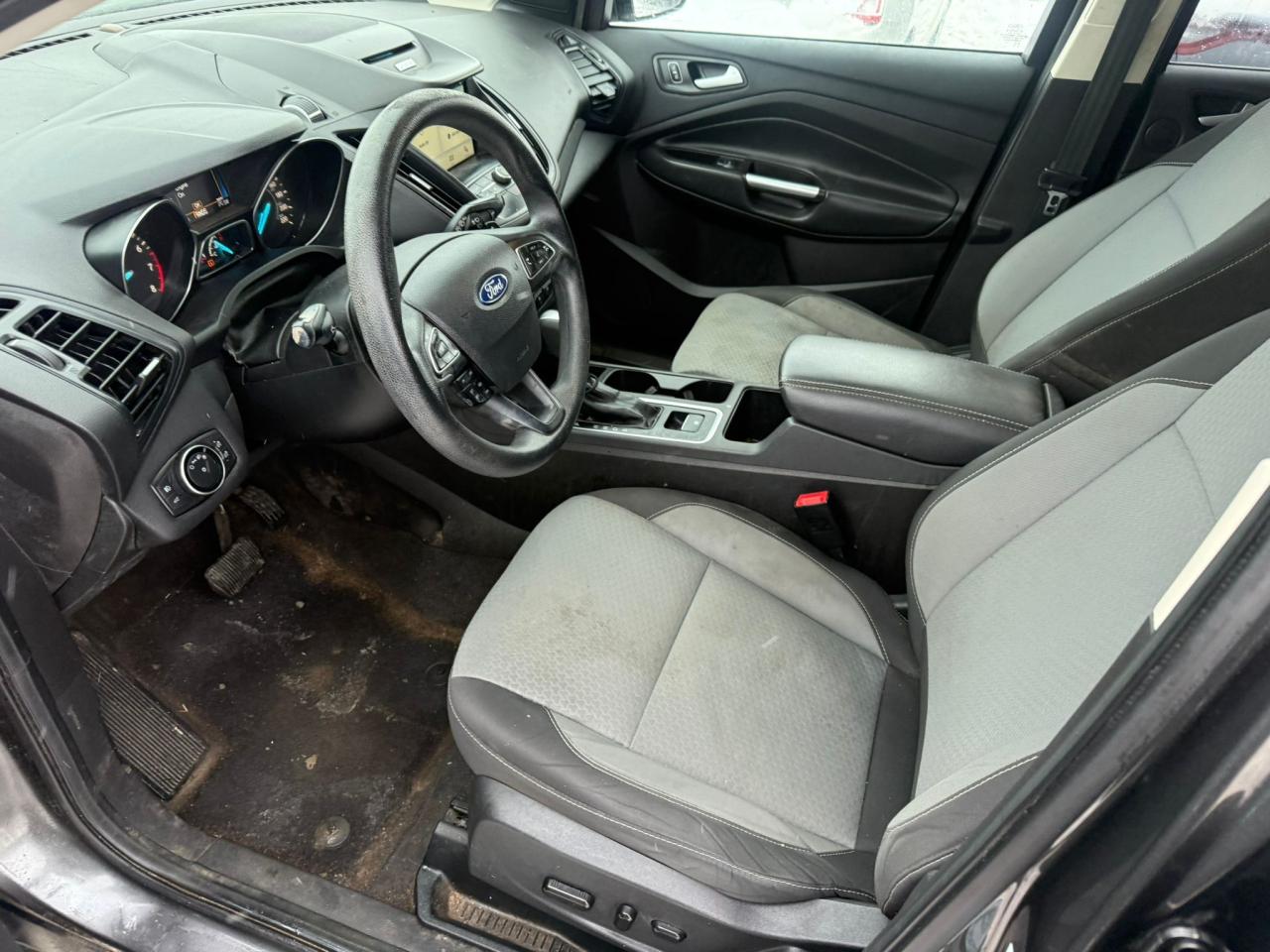 2017 Ford Escape SE, TRANSMISSION ISSUE, ENGINE RUNS GOOD, AS IS Photo