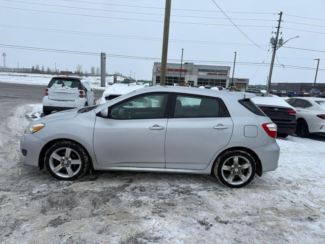 2010 Toyota Matrix MANUAL, RUNS WELL, RELIABLE, CERTIFIED Photo