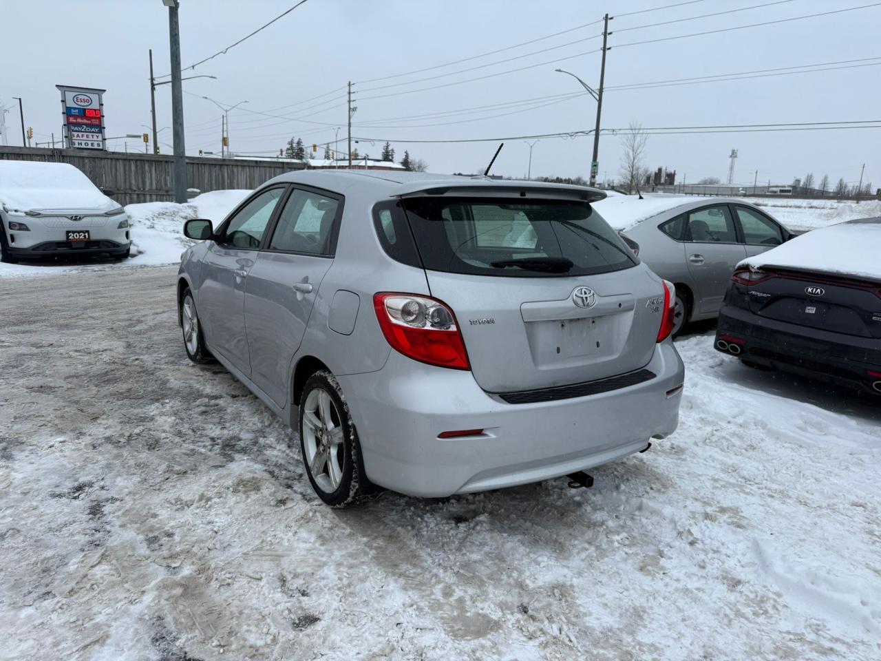 2010 Toyota Matrix MANUAL, RUNS WELL, RELIABLE, CERTIFIED Photo