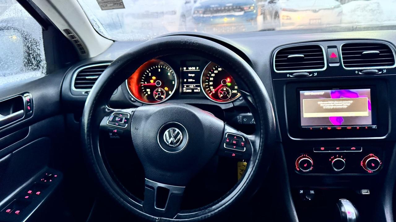 2011 Volkswagen Golf Wagon Comfortline, DIESEL, DRIVES GOOD, AS IS Photo