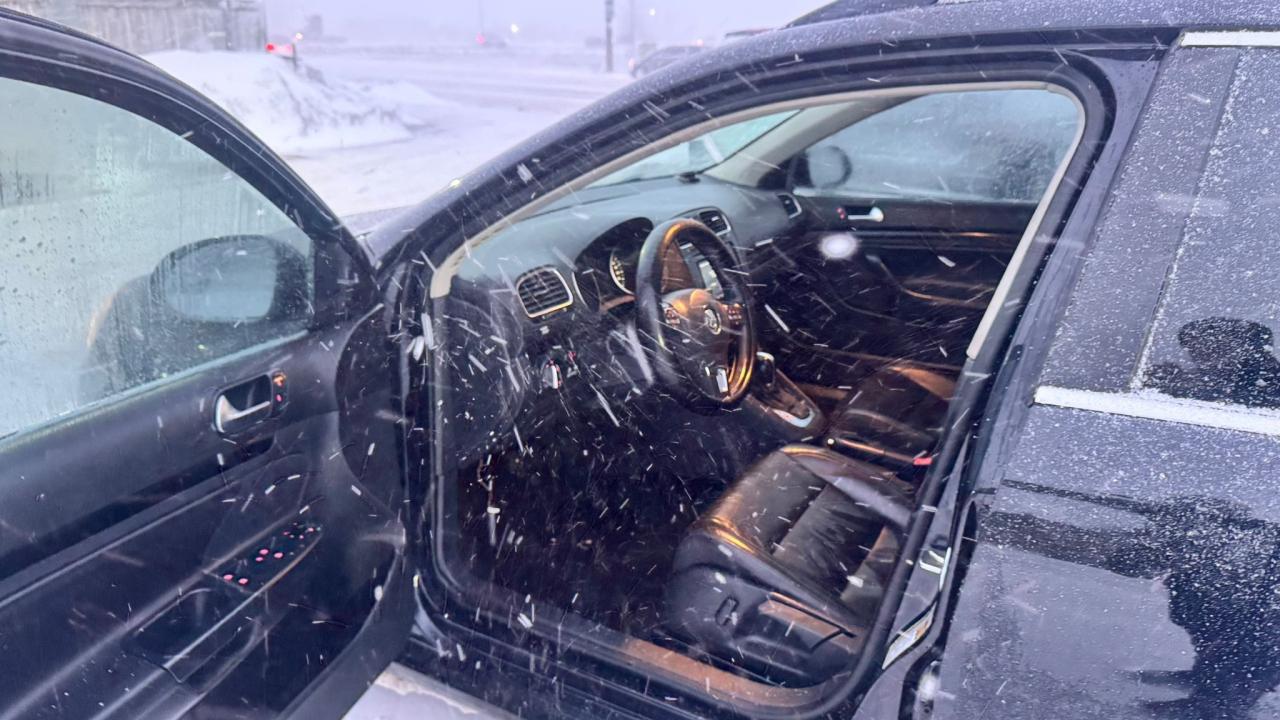 2011 Volkswagen Golf Wagon Comfortline, DIESEL, DRIVES GOOD, AS IS Photo