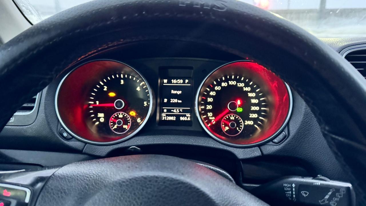 2011 Volkswagen Golf Wagon Comfortline, DIESEL, DRIVES GOOD, AS IS Photo