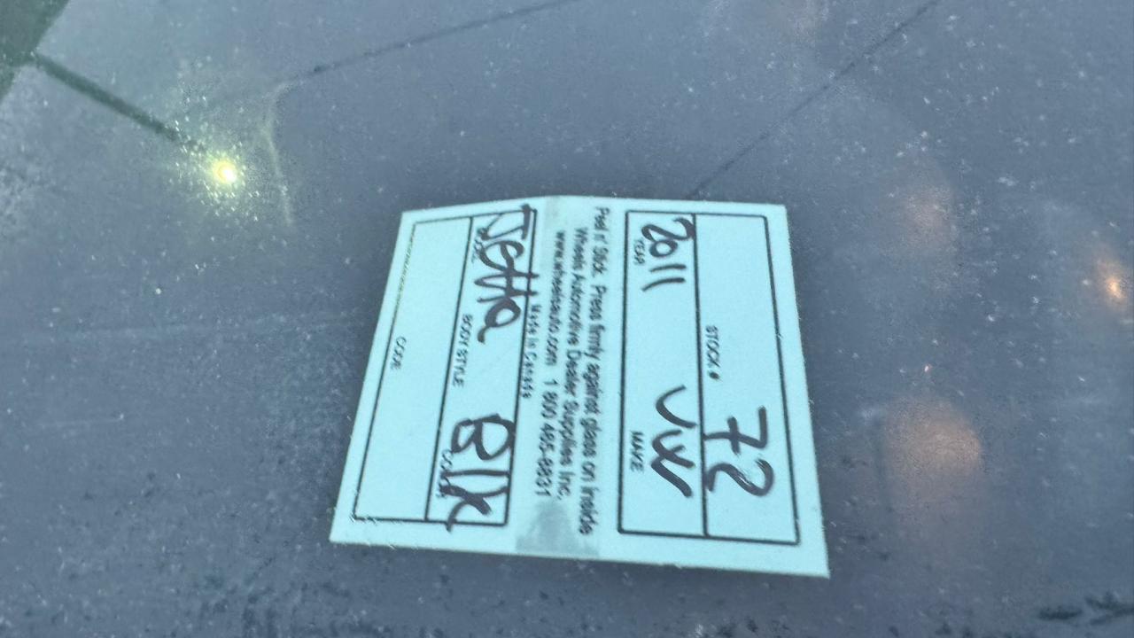 2011 Volkswagen Golf Wagon Comfortline, DIESEL, DRIVES GOOD, AS IS Photo