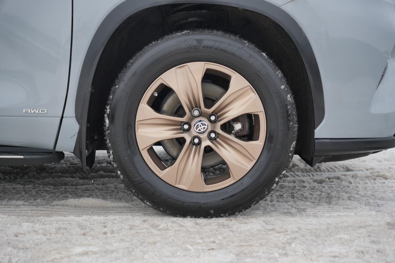 2023 Toyota Highlander HYBRID xle awd Photo