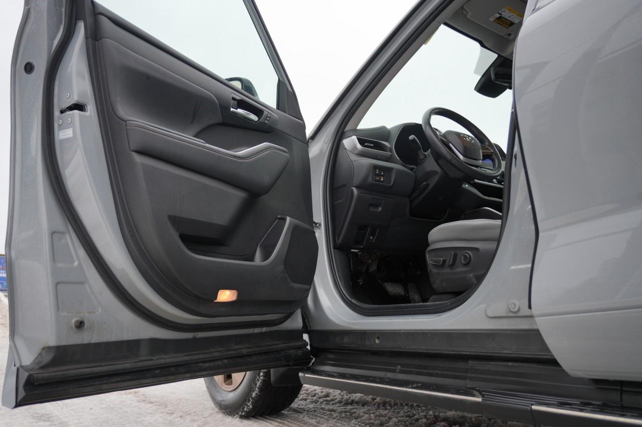 2023 Toyota Highlander HYBRID xle awd Photo