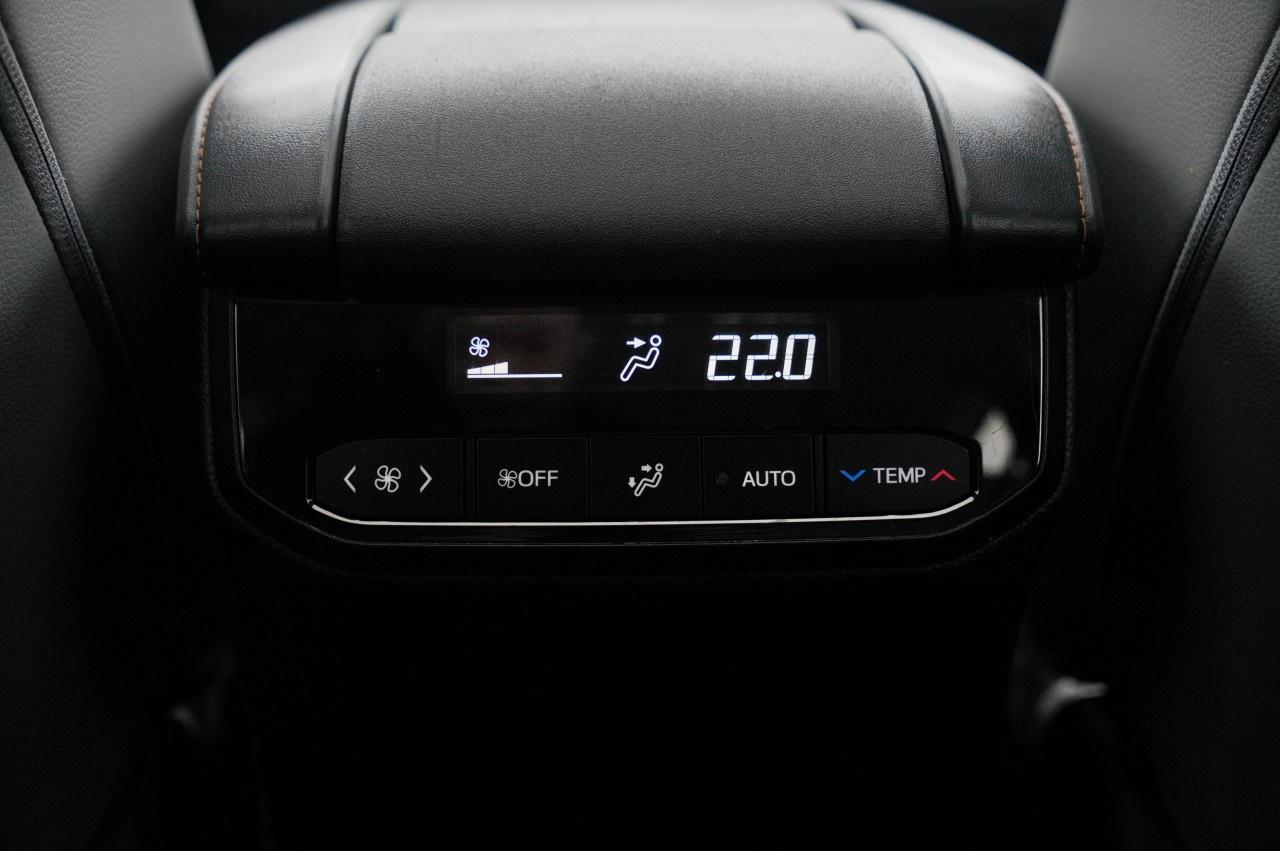 2023 Toyota Highlander HYBRID xle awd Photo