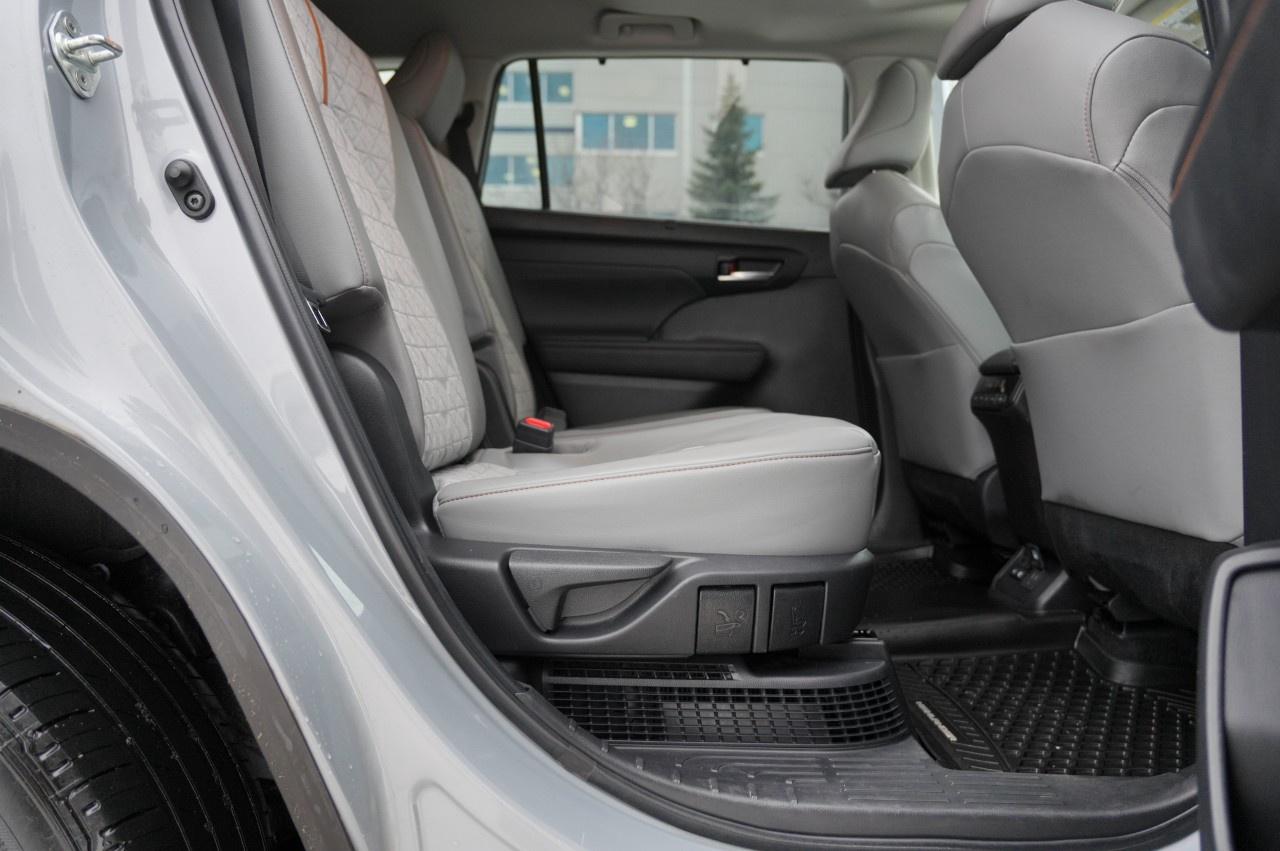 2023 Toyota Highlander HYBRID xle awd Photo