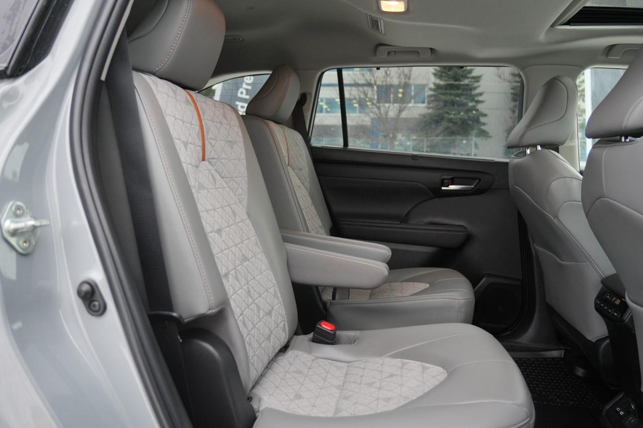 2023 Toyota Highlander HYBRID xle awd Photo