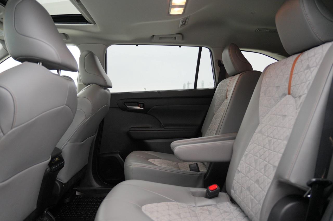 2023 Toyota Highlander HYBRID xle awd Photo