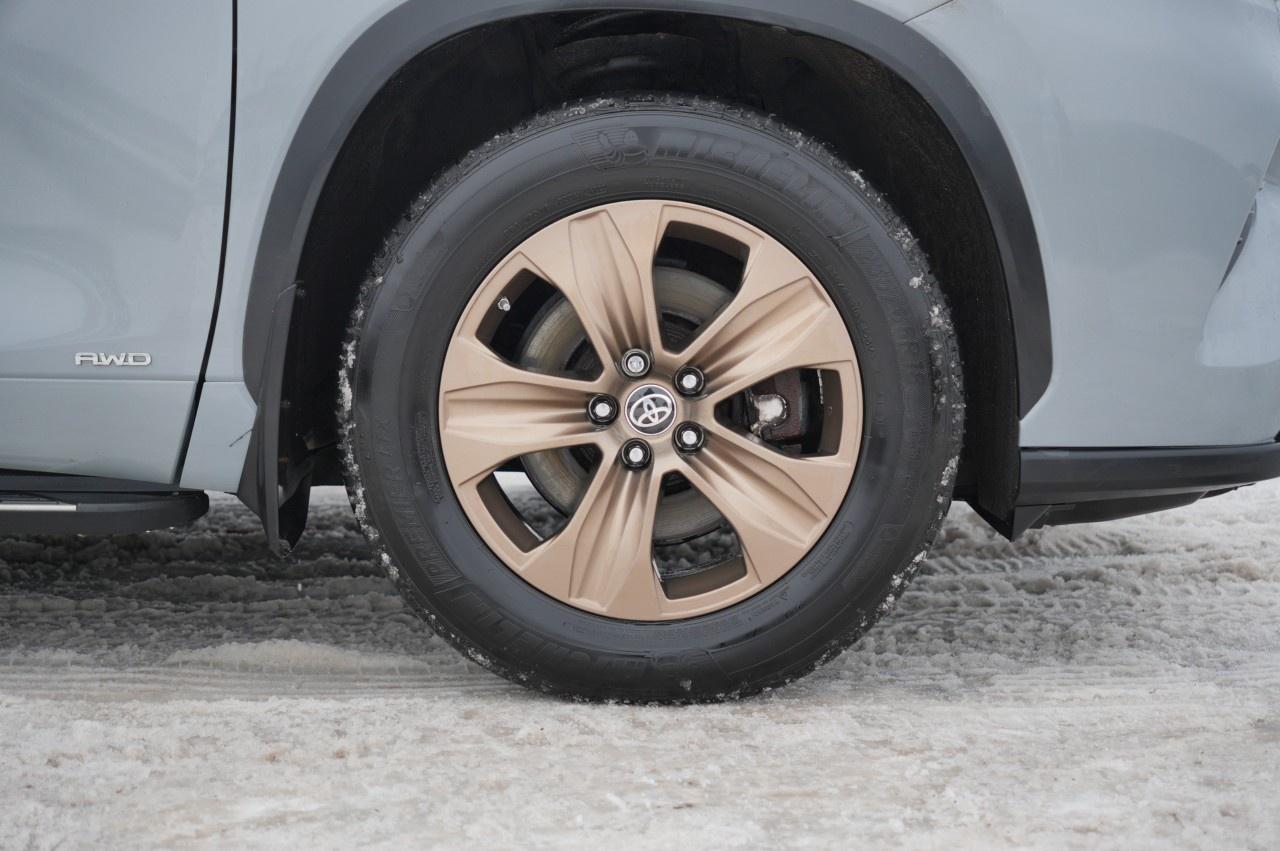 2023 Toyota Highlander HYBRID xle awd Photo