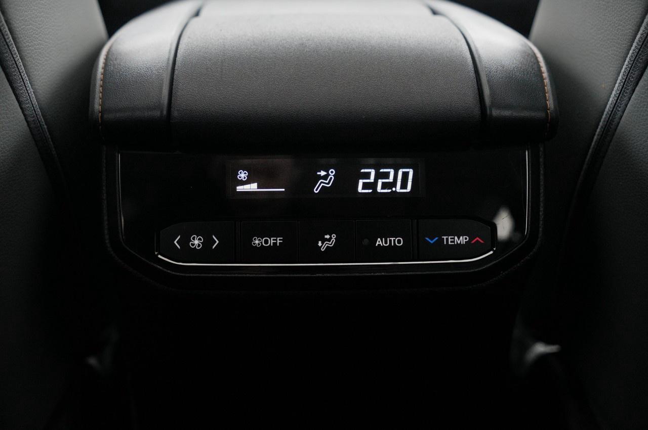 2023 Toyota Highlander HYBRID xle awd Photo