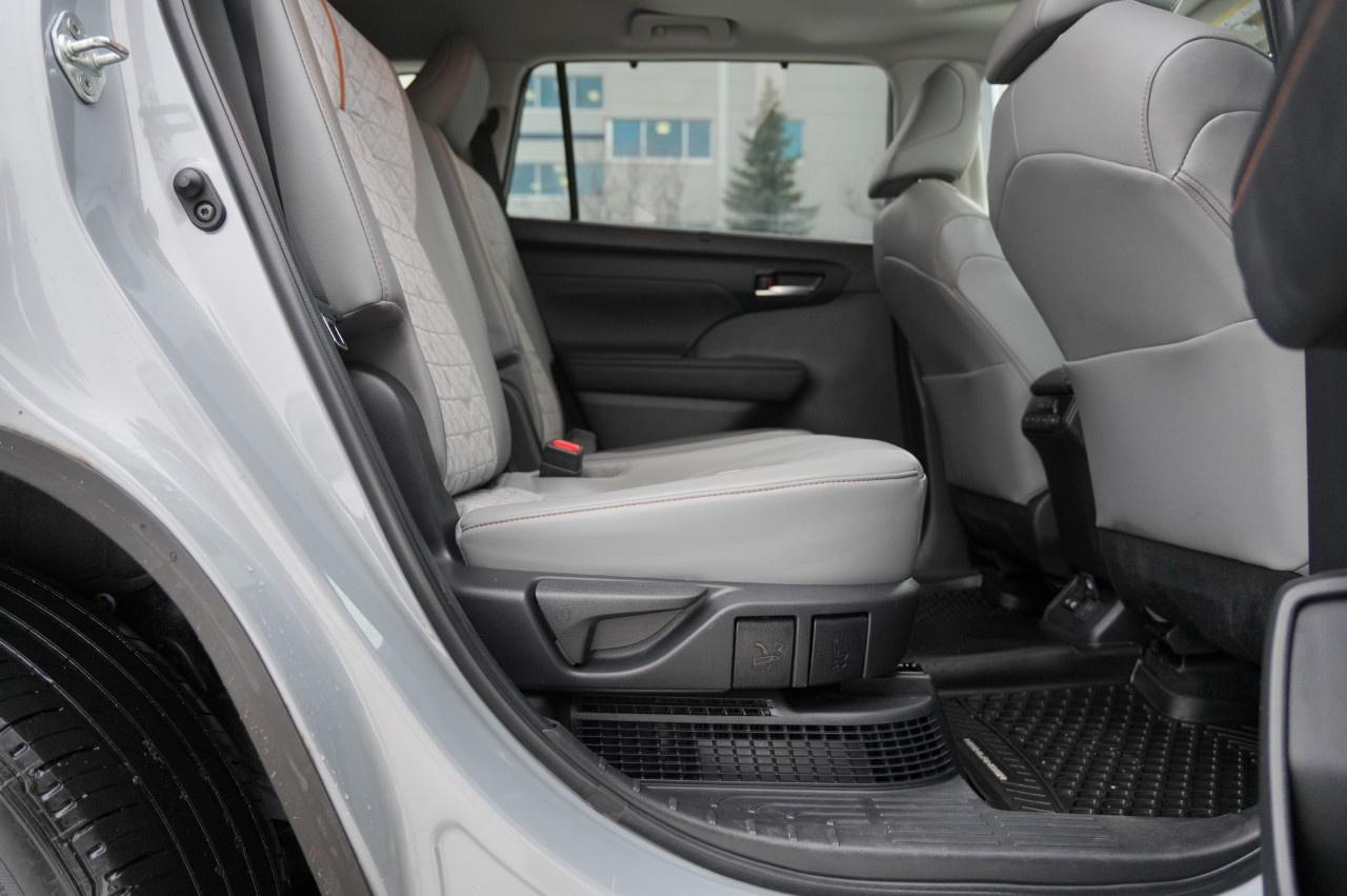 2023 Toyota Highlander HYBRID xle awd Photo