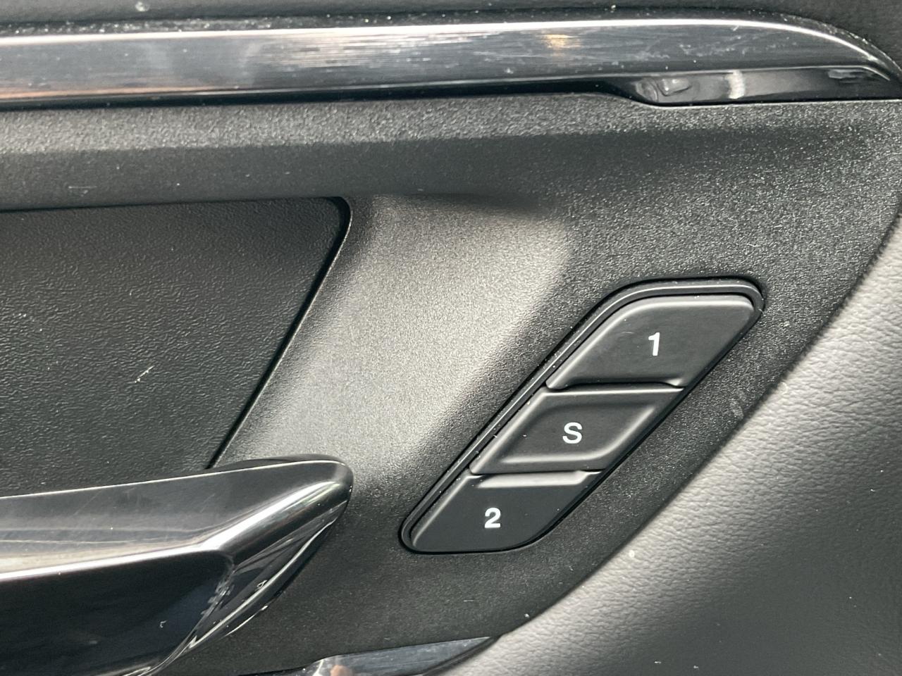 2022 RAM 1500 Crew Cab LIMITED / V8 / 3.92 AXLE / ANTI SPIN DIFF Photo