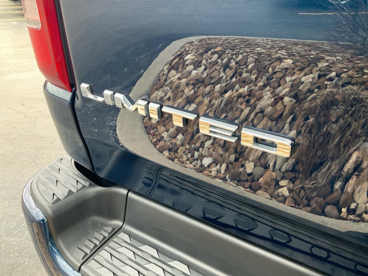 2022 RAM 1500 Crew Cab LIMITED / V8 / 3.92 AXLE / ANTI SPIN DIFF Photo