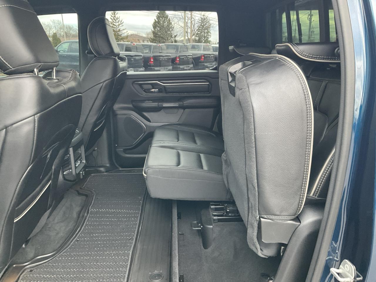 2022 RAM 1500 Crew Cab LIMITED / V8 / 3.92 AXLE / ANTI SPIN DIFF Photo