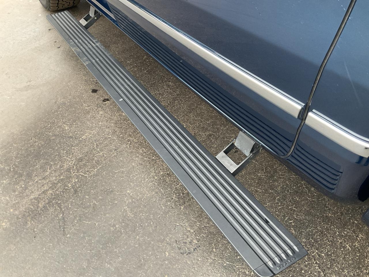 2022 RAM 1500 Crew Cab LIMITED / V8 / 3.92 AXLE / ANTI SPIN DIFF Photo