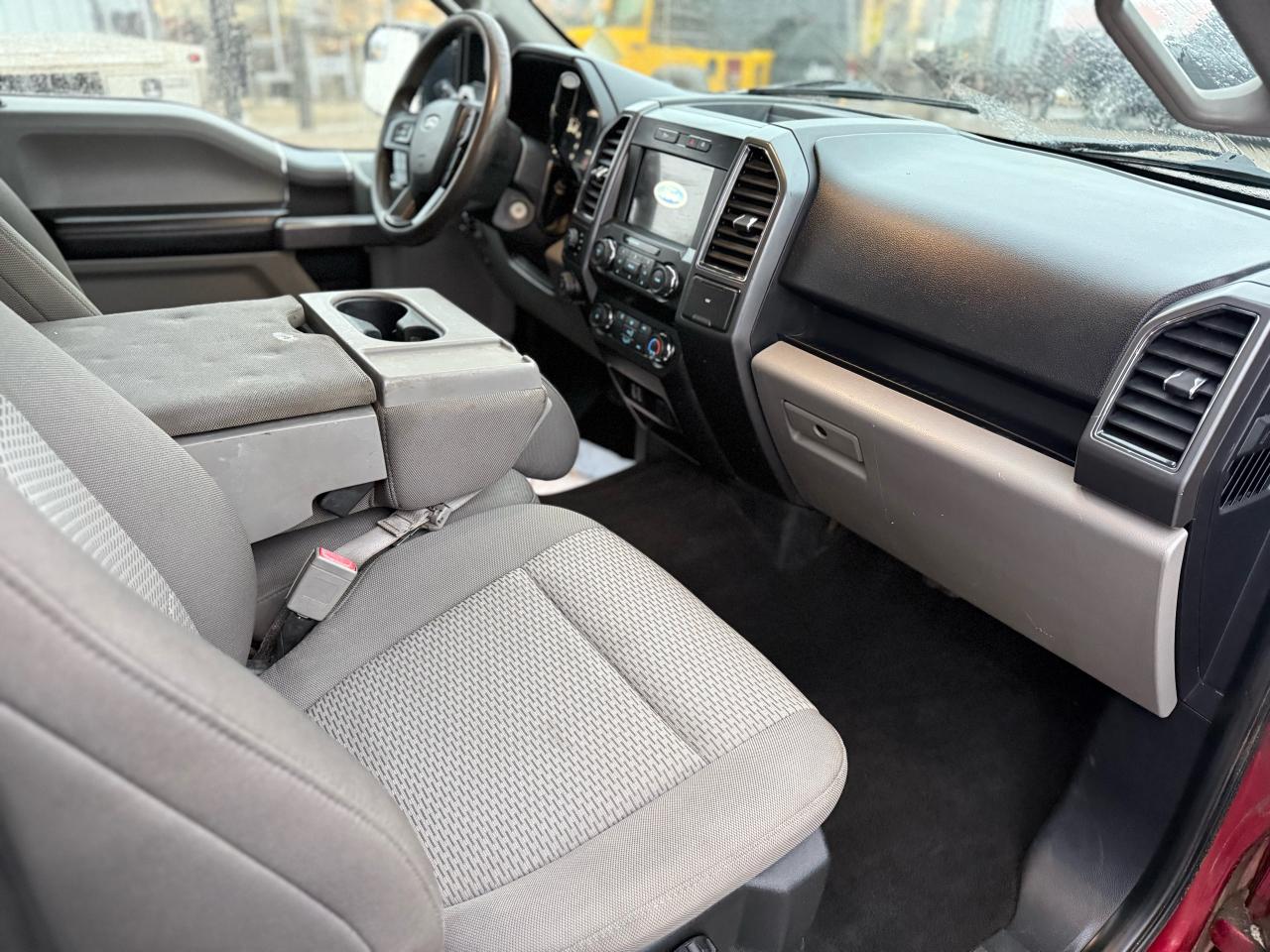 2019 Ford F-150 XLT** 5L V8 * Clean truck Photo
