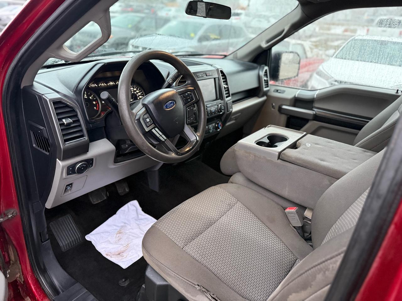 2019 Ford F-150 XLT** 5L V8 * Clean truck Photo