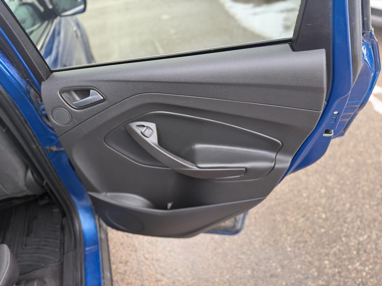 2017 Ford Escape SE Photo