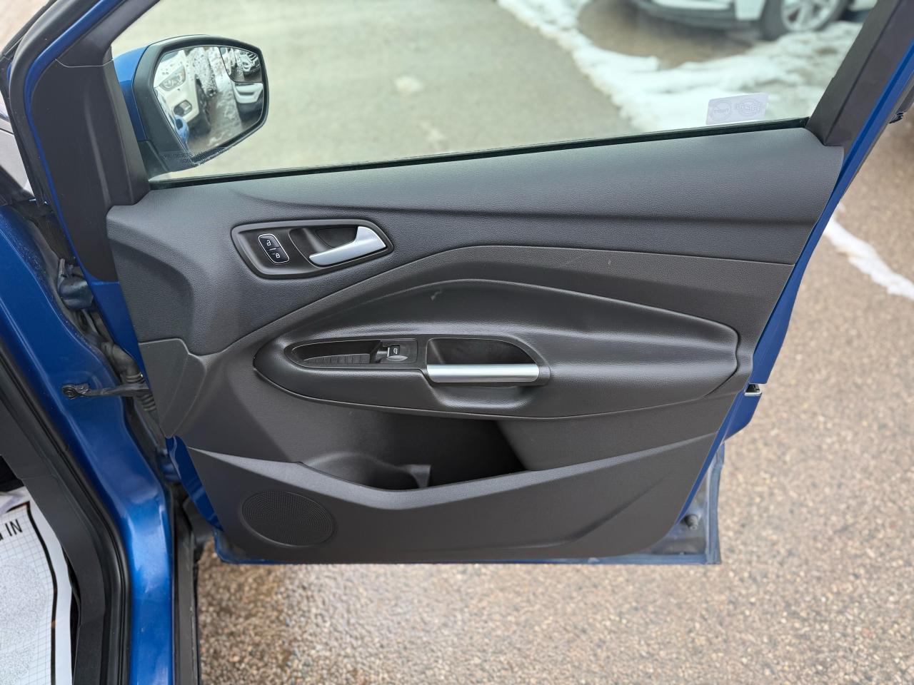 2017 Ford Escape SE Photo