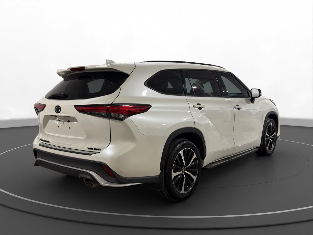 2021 Toyota Highlander XSE | RED INT |7 Passenger Photo