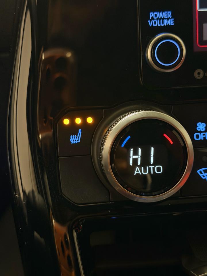 2021 Toyota Highlander XSE | RED INT |7 Passenger Photo