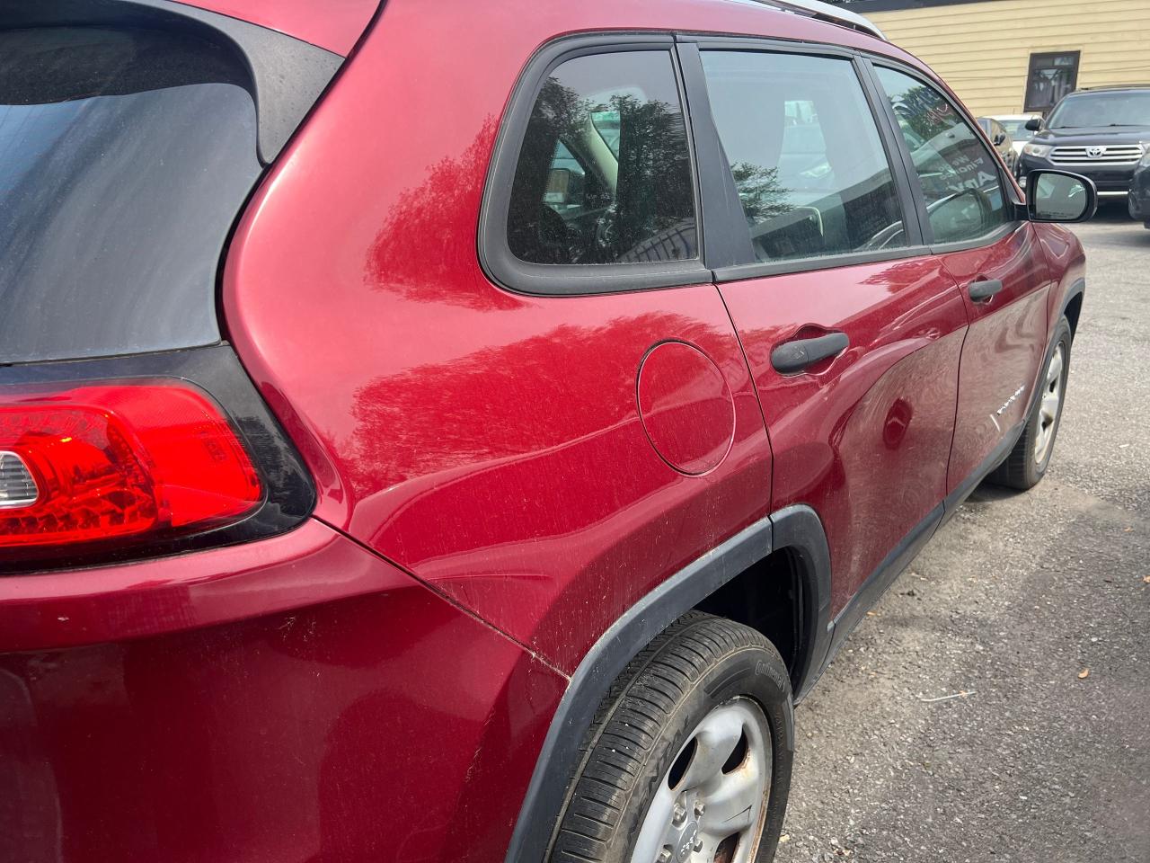 2014 Jeep Cherokee Sport Photo