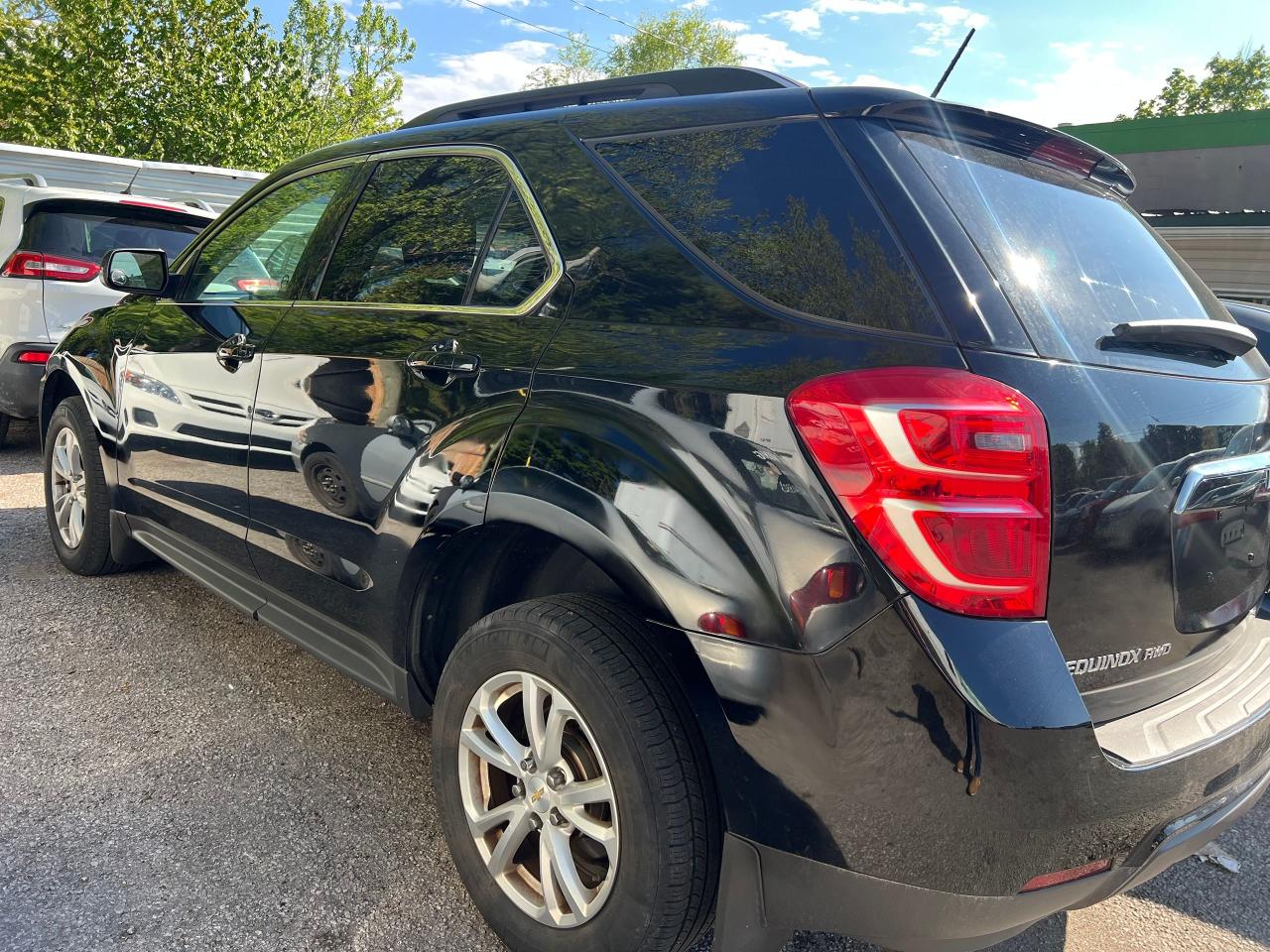 2017 Chevrolet Equinox LT Photo